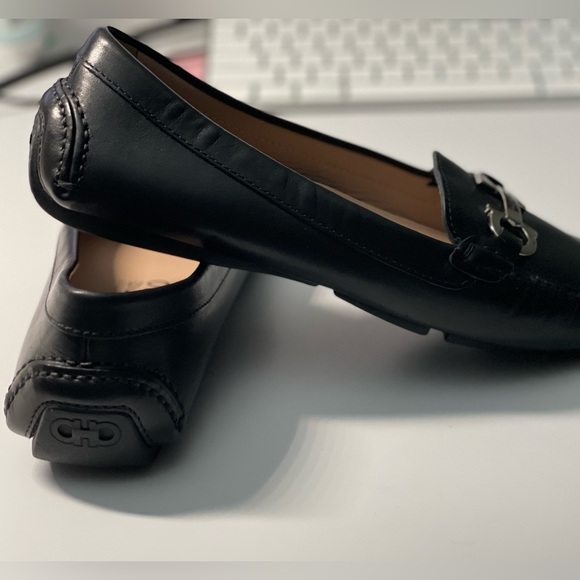 COPY - Salvatore Ferragamo women's driver loafers (size 6.5 B). *LIKE NEW* - Picture 5 of 12